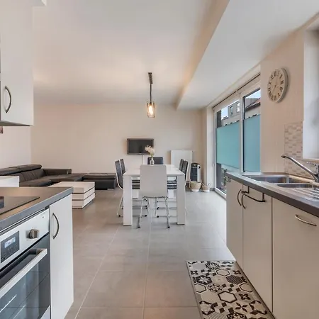 Gelijkvloers App Met Ruim Terras Op 1 Min Zee Apartment