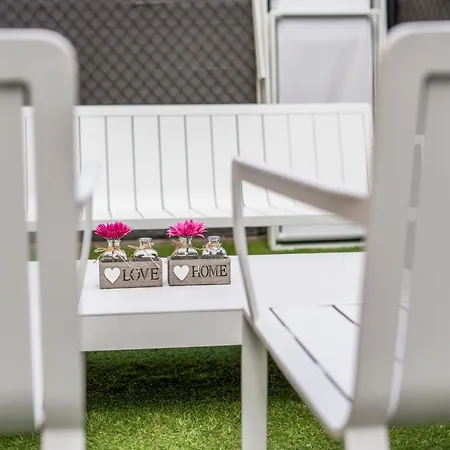 Gelijkvloers App Met Ruim Terras Op 1 Min Zee *