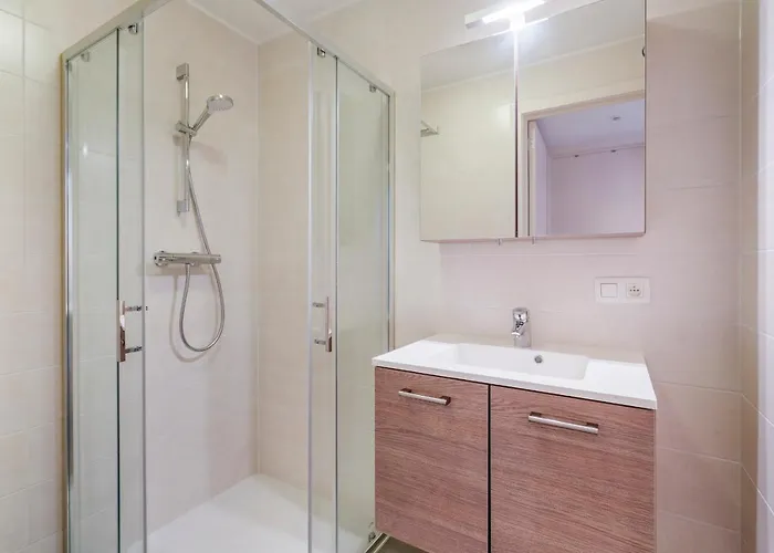 Gelijkvloers App Met Ruim Terras Op 1 Min Zee Lägenhet *